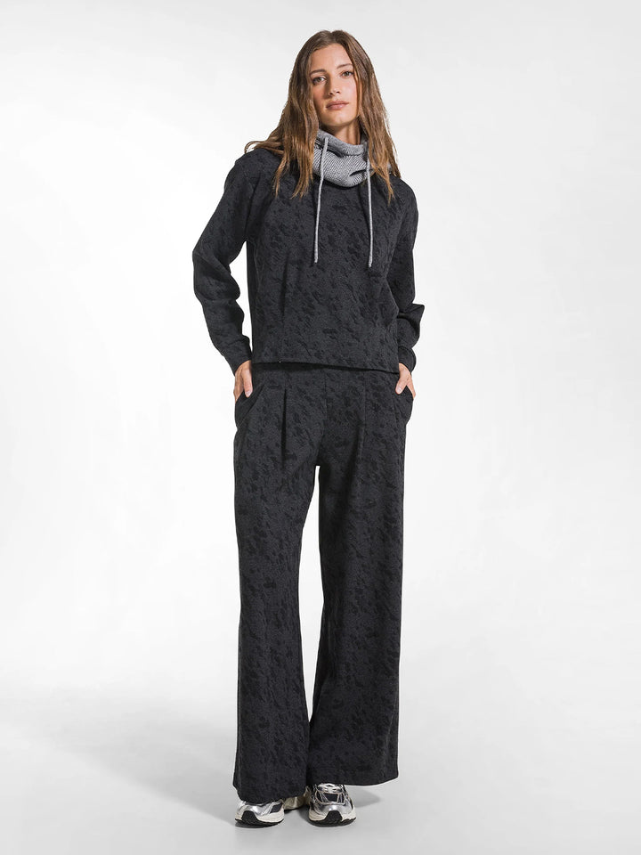 Pleated Trouser with Matalasse  Effect in Dark Grey