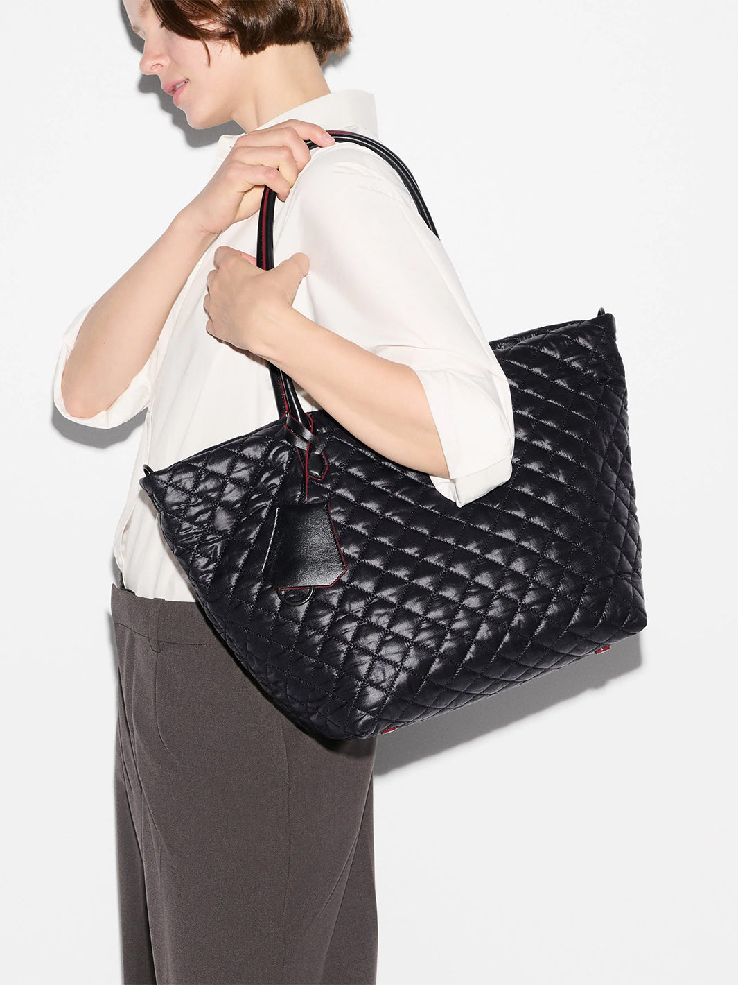 Medium Daily Tote in Black