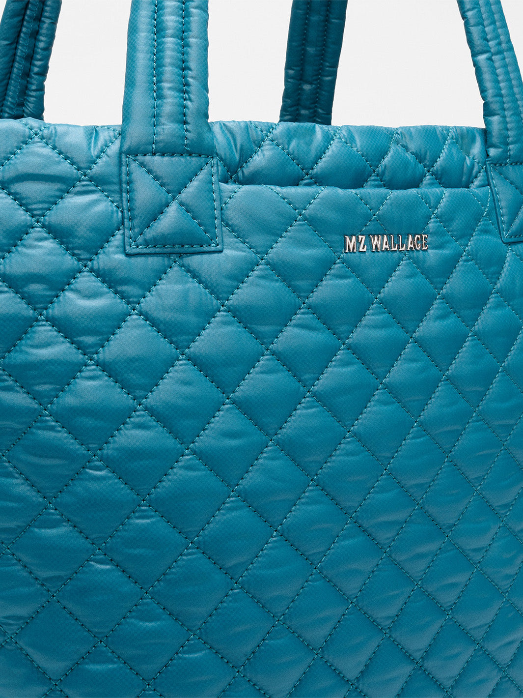 Medium Metro Tote in Pacific