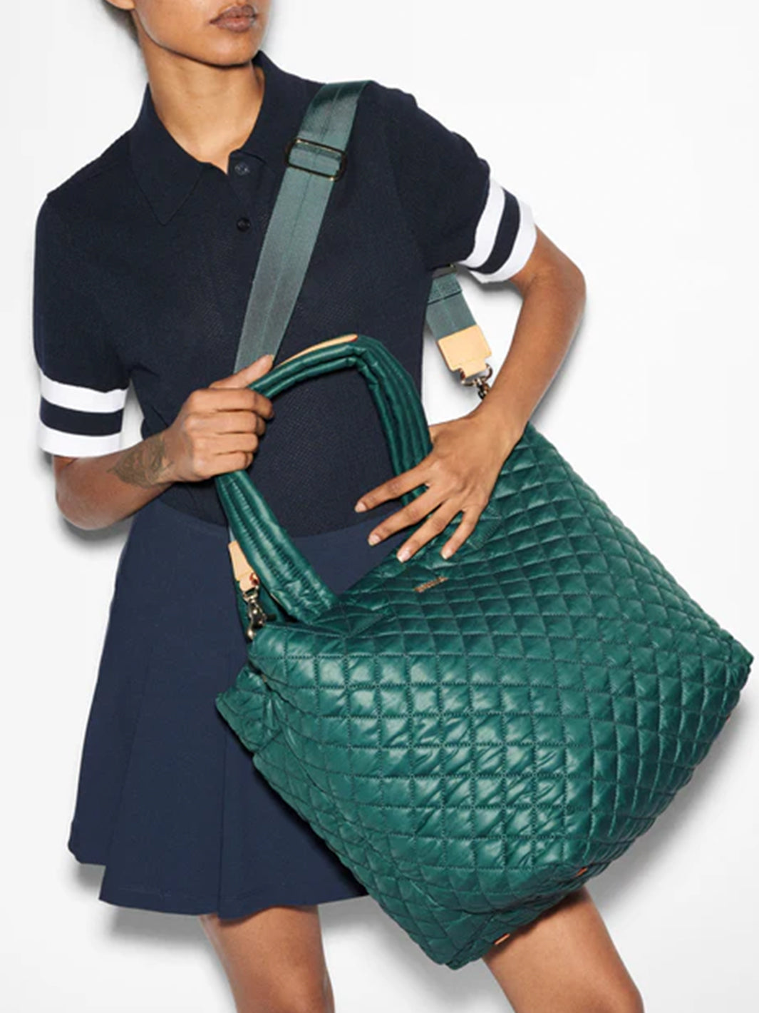 Medium Metro Tote Deluxe in Emerald