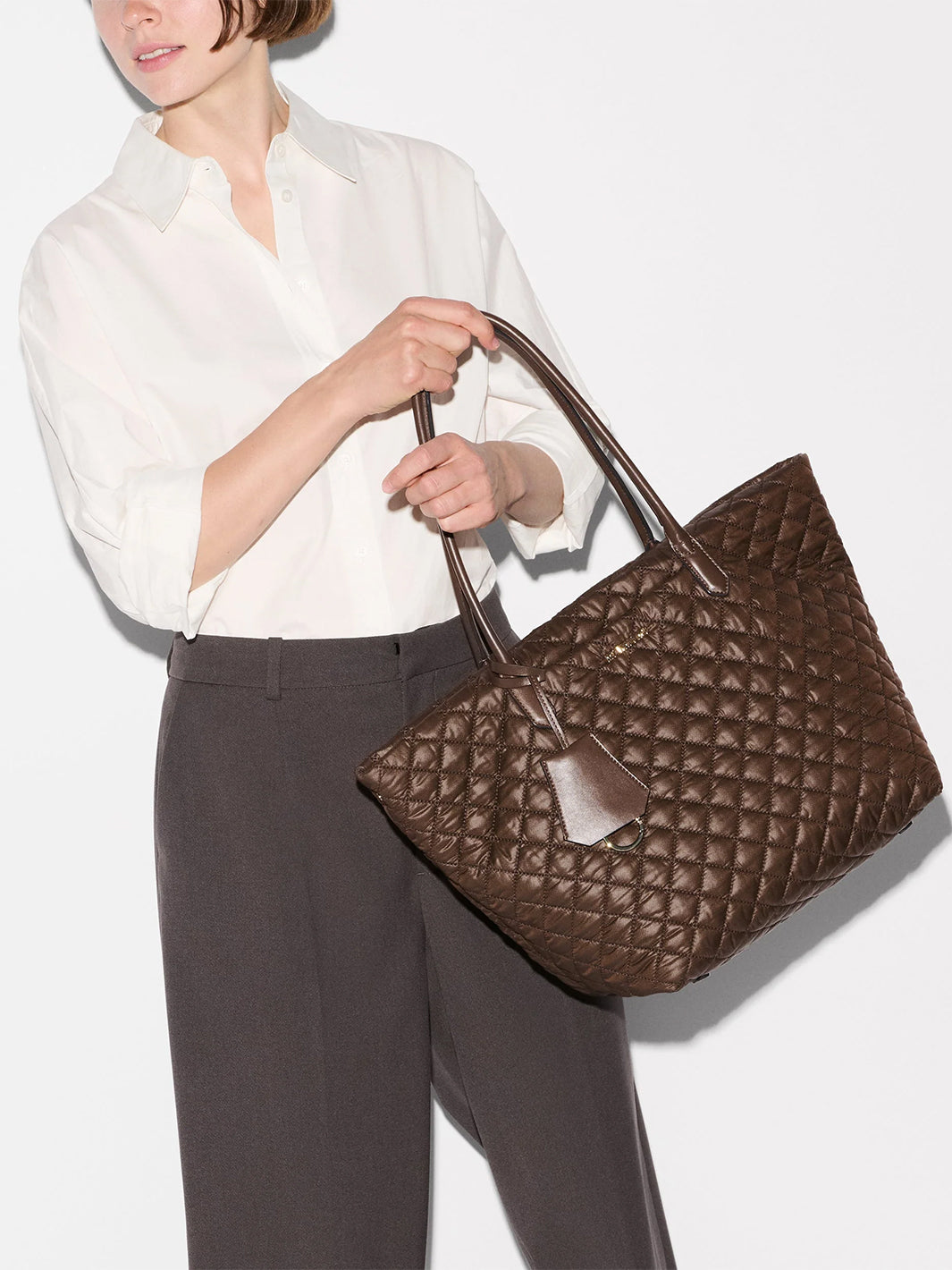 Medium Daily Tote in Walnut