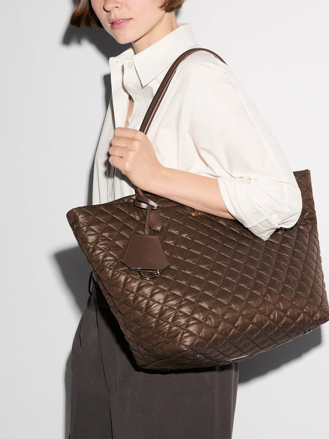 Medium Daily Tote in Walnut