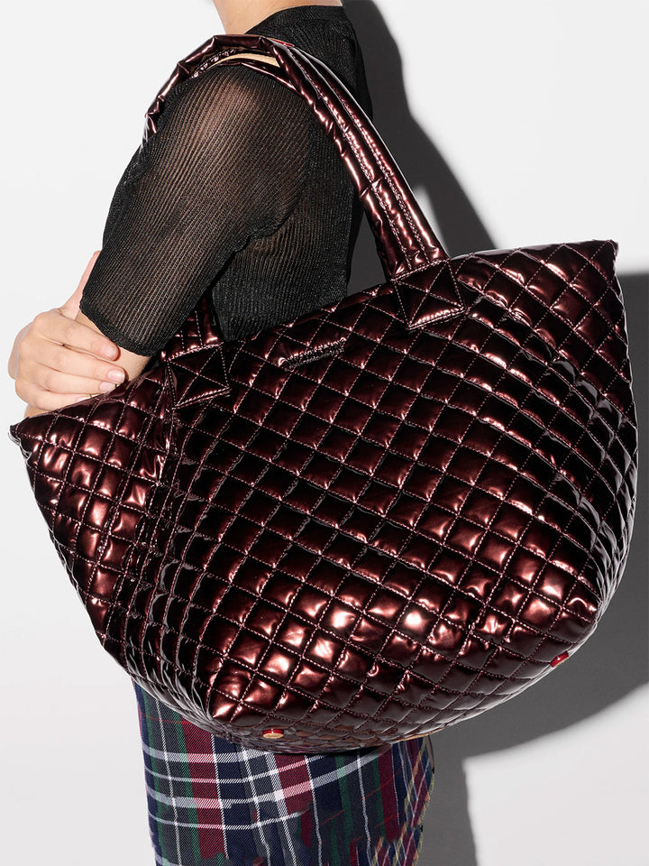 Medium Metro Tote Deluxe in Bordeaux Lacquer