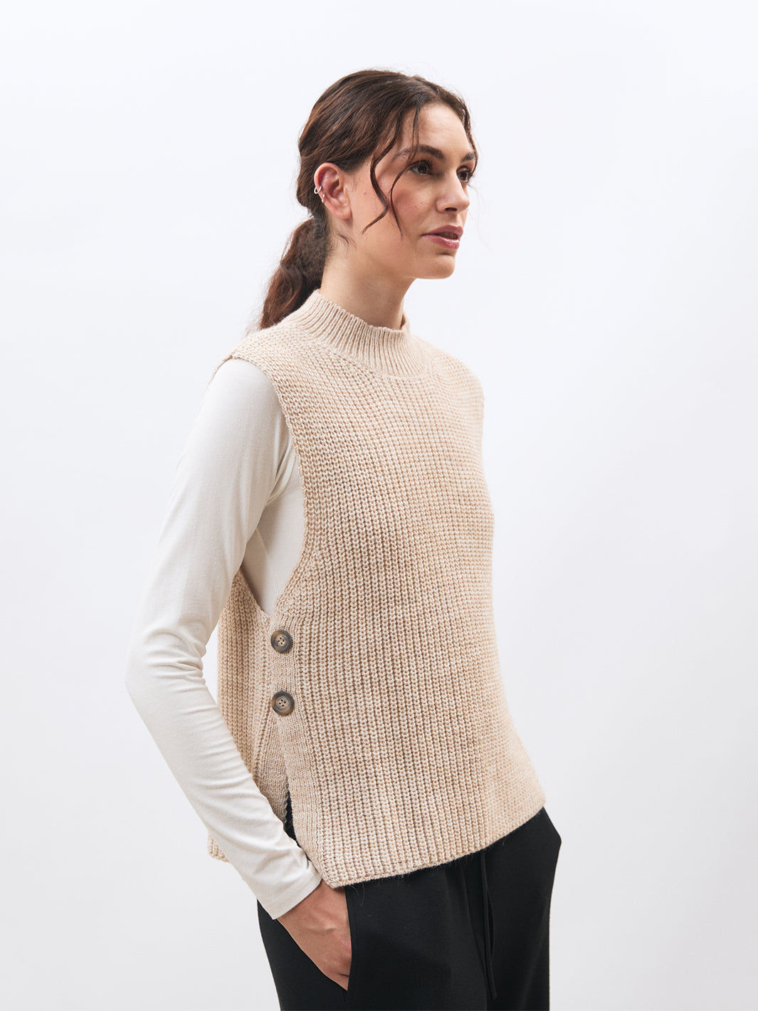 Mika Sleeveless Sweater in Off White