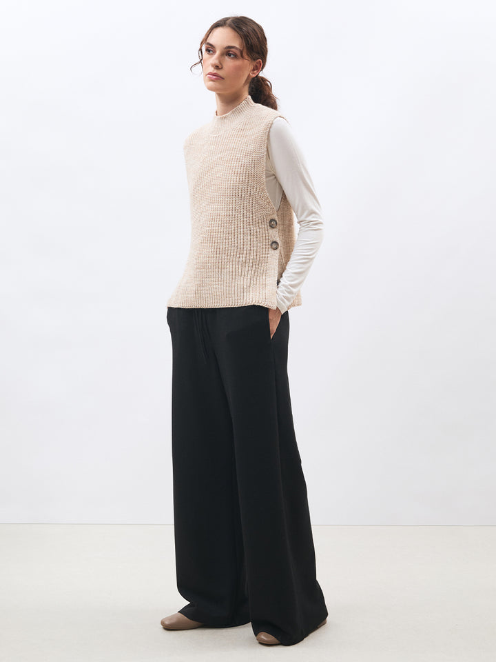 Mika Sleeveless Sweater in Off White