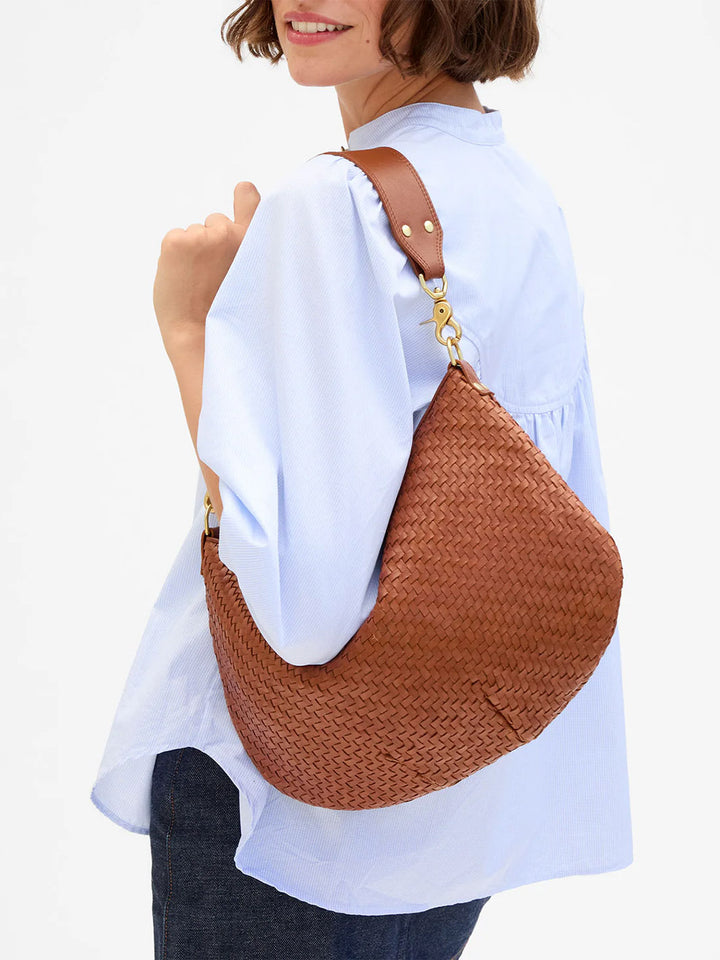 Moyen Messenger in Hazelnut