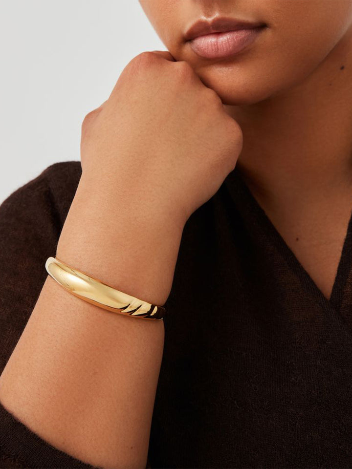 Nelle Bangle in Gold