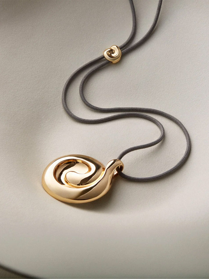 Nico Mirror Pendant Rope Necklace in Gold