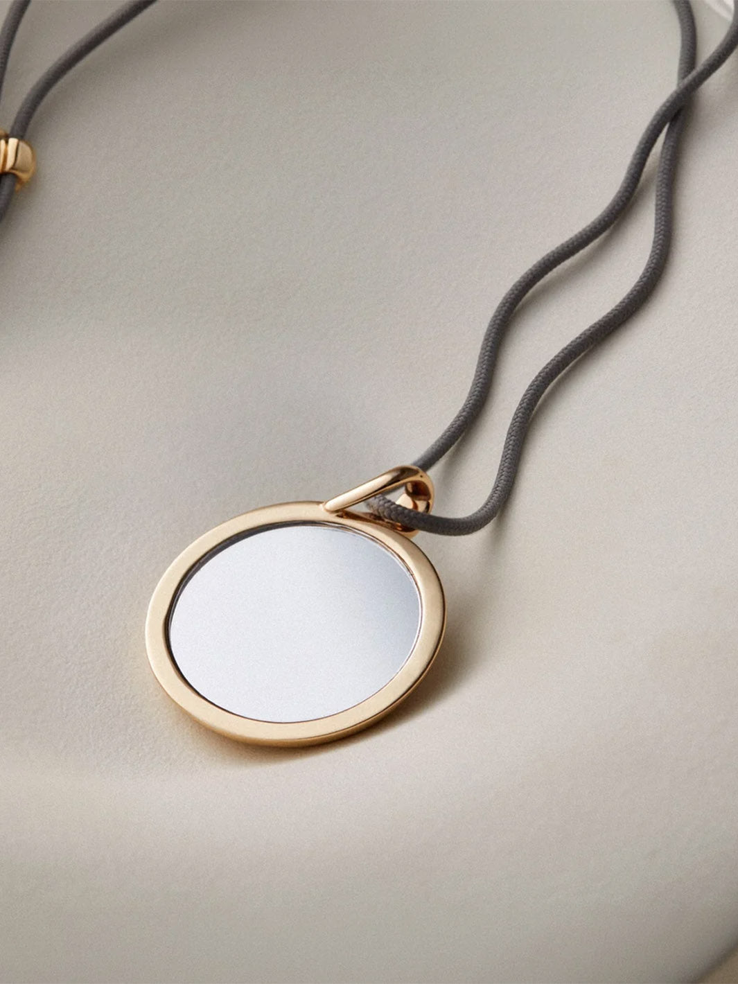 Nico Mirror Pendant Rope Necklace in Gold