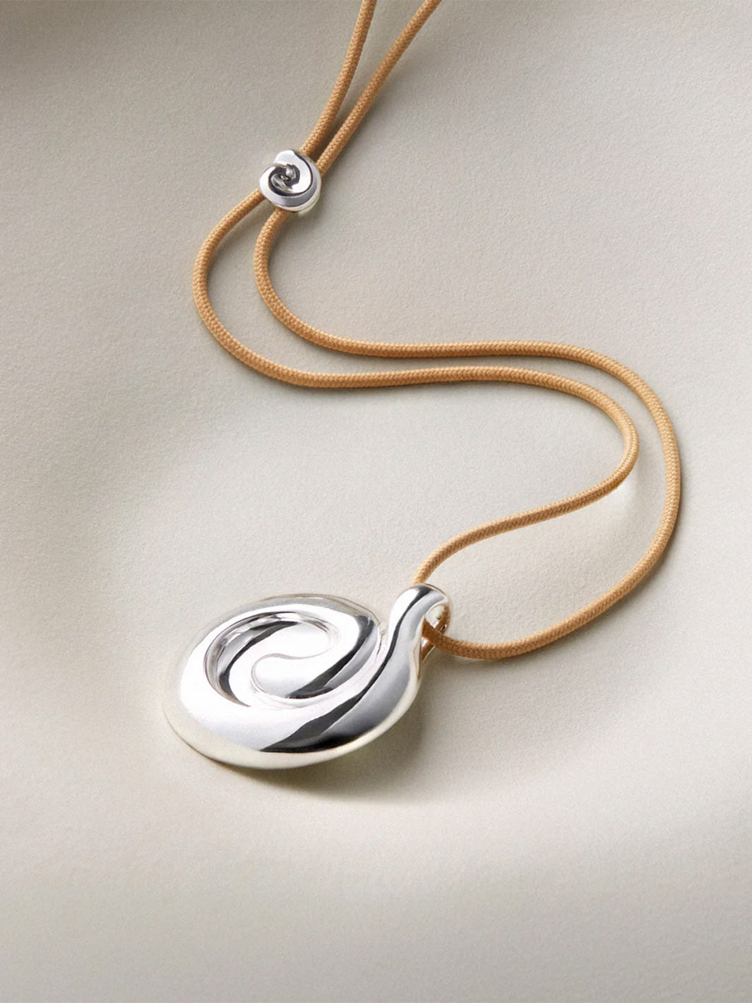Nico Mirror Pendant Rope Necklace in Silver
