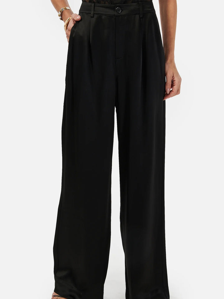 Noura Pant in Black