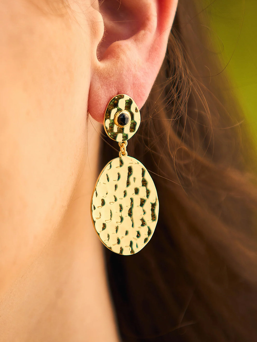 Hammered Gold Olymoic Drop Earrings in Black Onyx