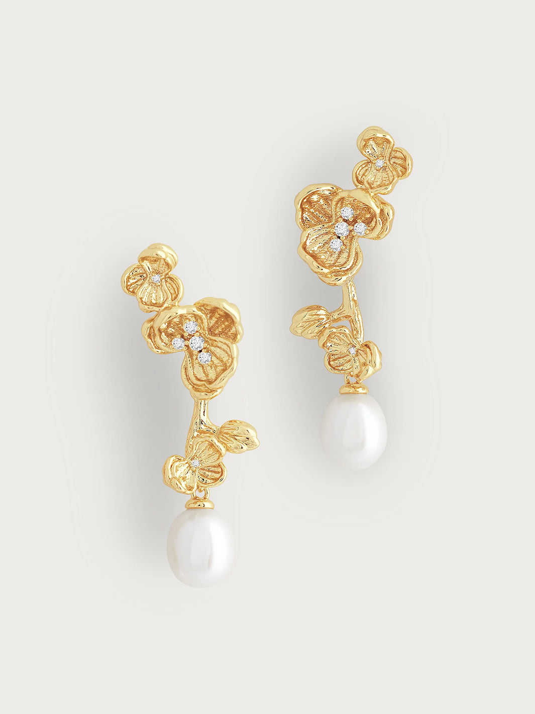 Orchid With Pearl Drop Earrings in Gold