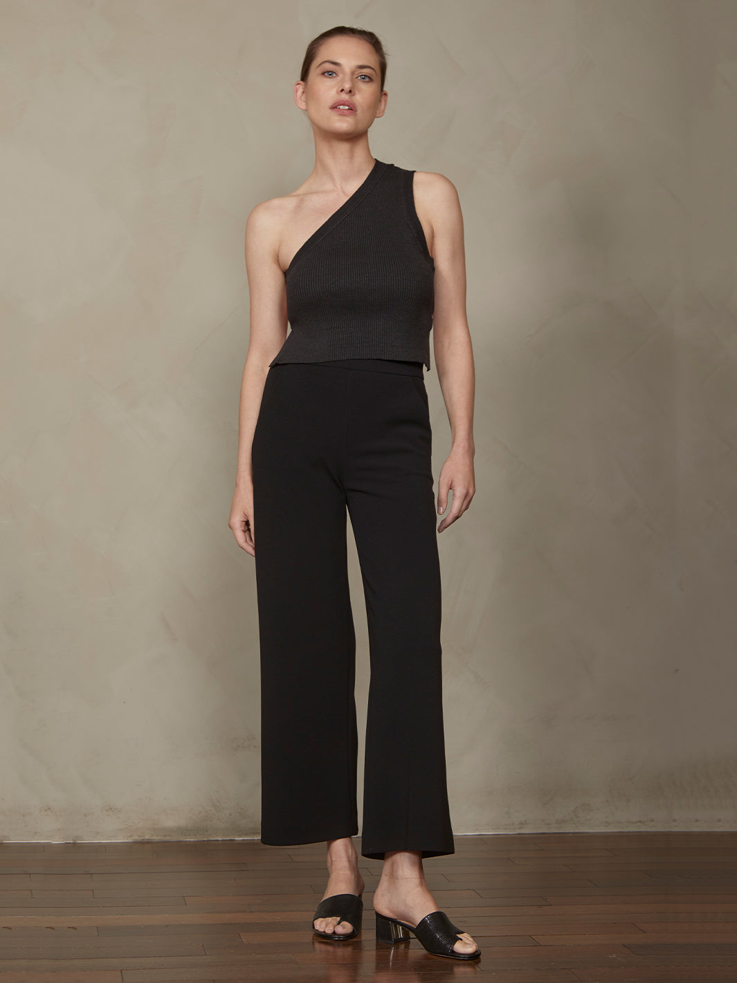 Palina 6/8 Pant in Black