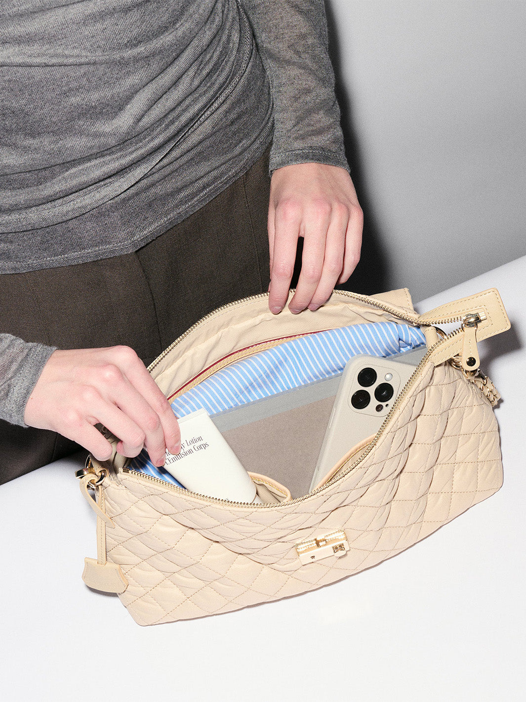 Small Park Shoulder Bag in Buff