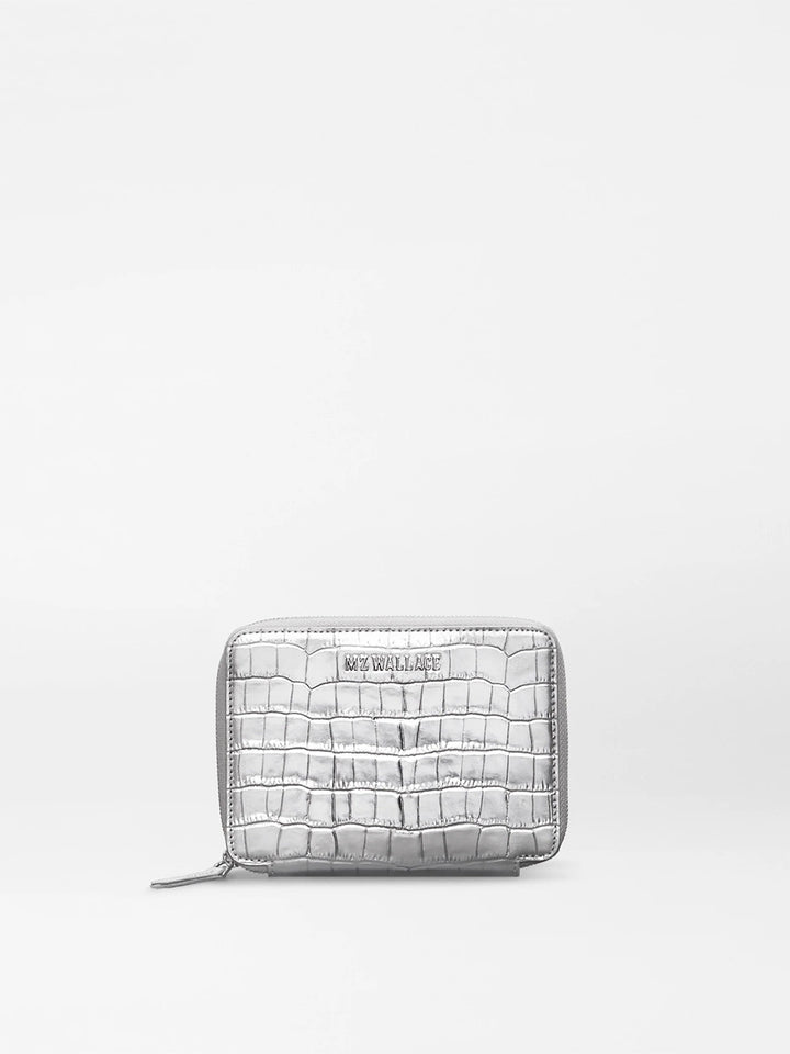 Croc Effect Passport Organizer in Silver