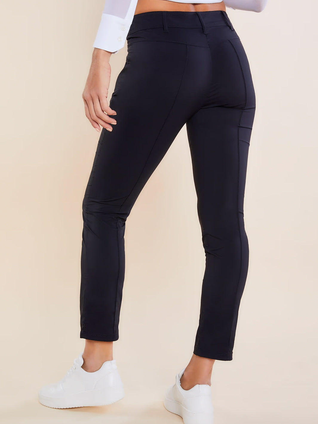 Peggy Curvy Zippered Pants in Black