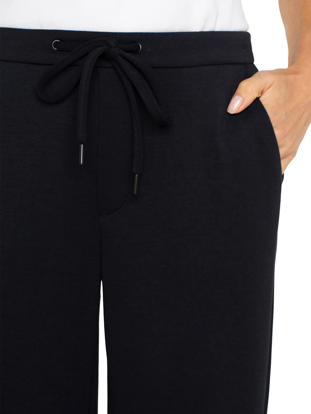Pull-On Wide Leg Trouser in Black