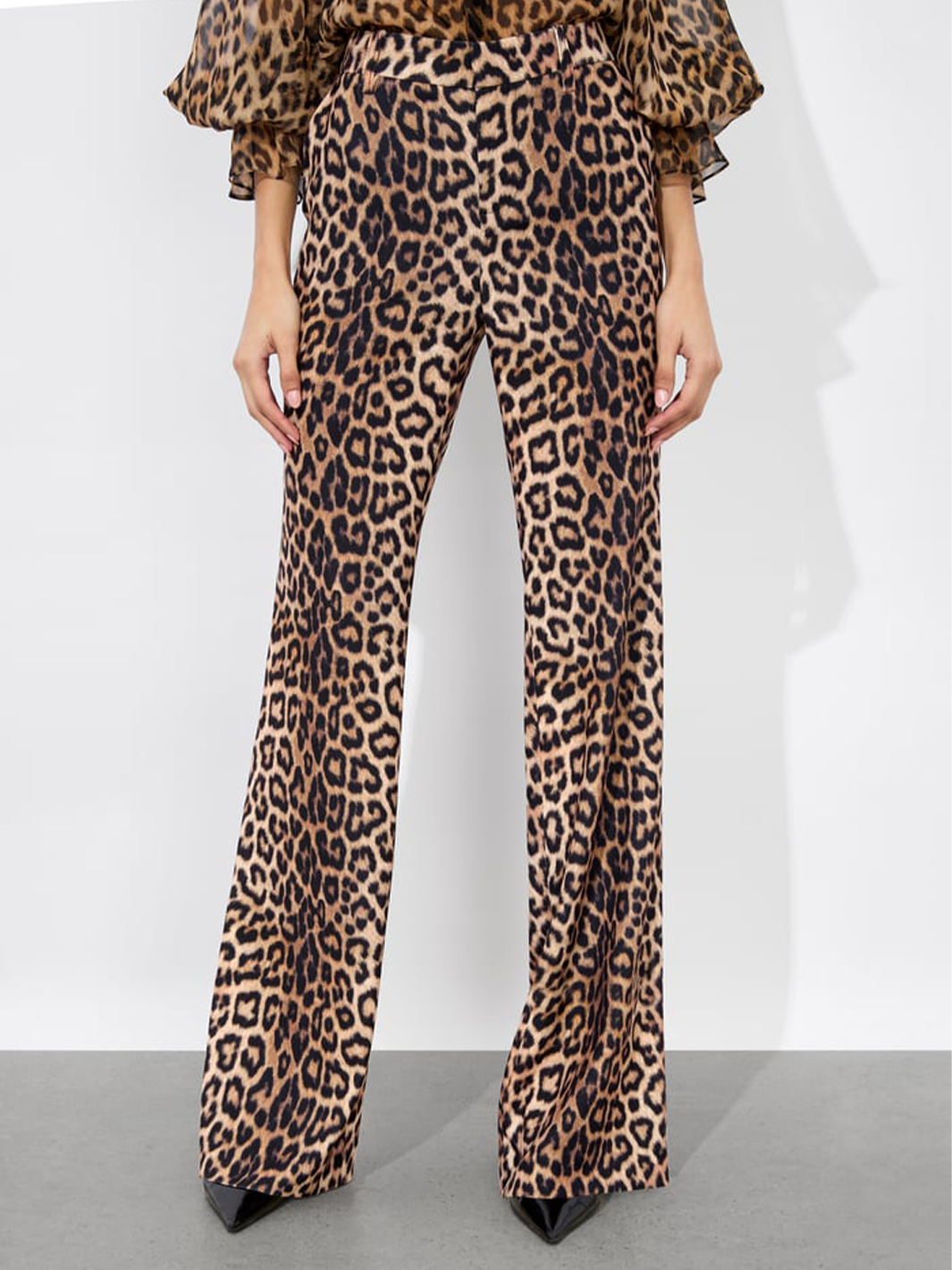 Remi Low-Rise Bootcut Pant in Catwalk