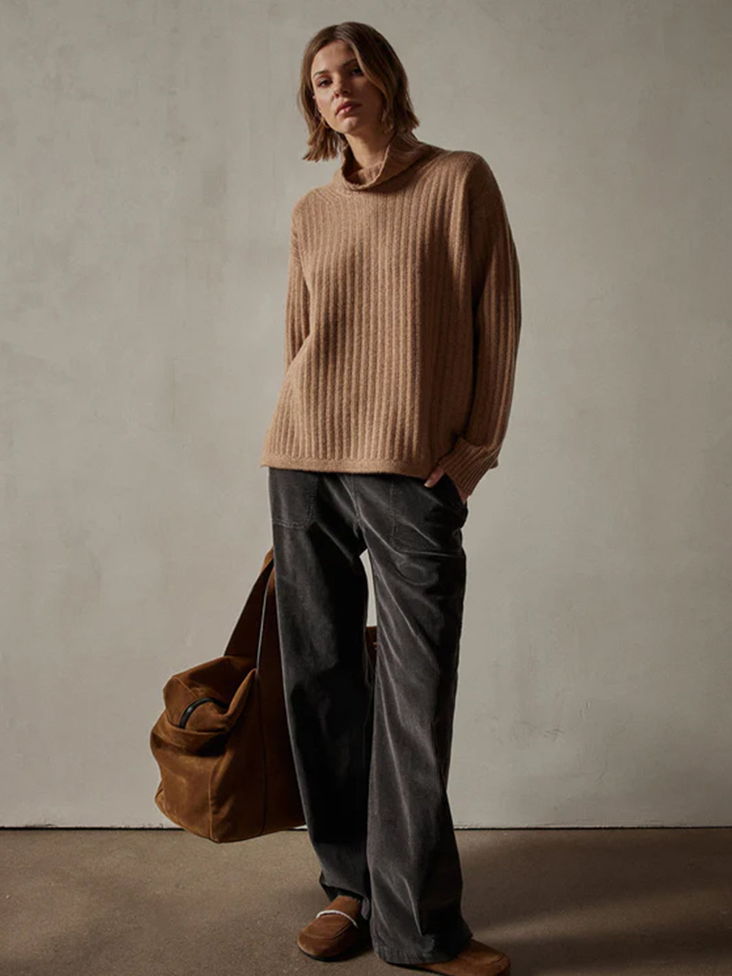 Ribbed Cashmere Funnel Neck in Caramel