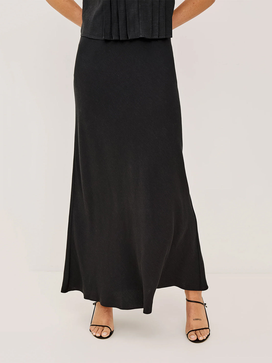 Romina Skirt in Black Linen