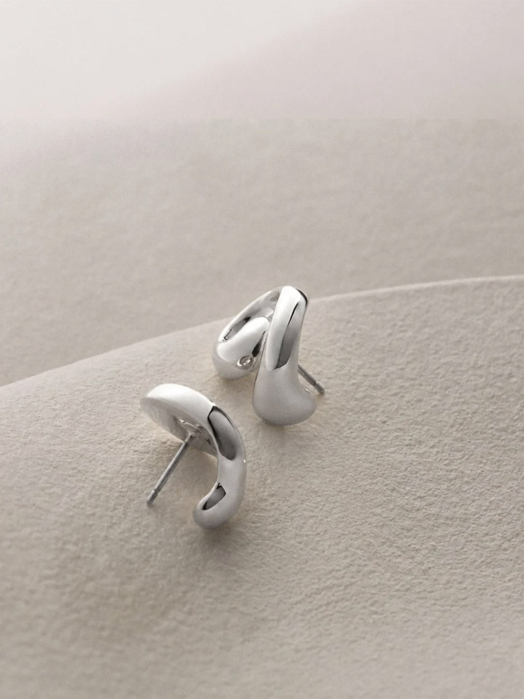 Small Gio Earrings in Silver