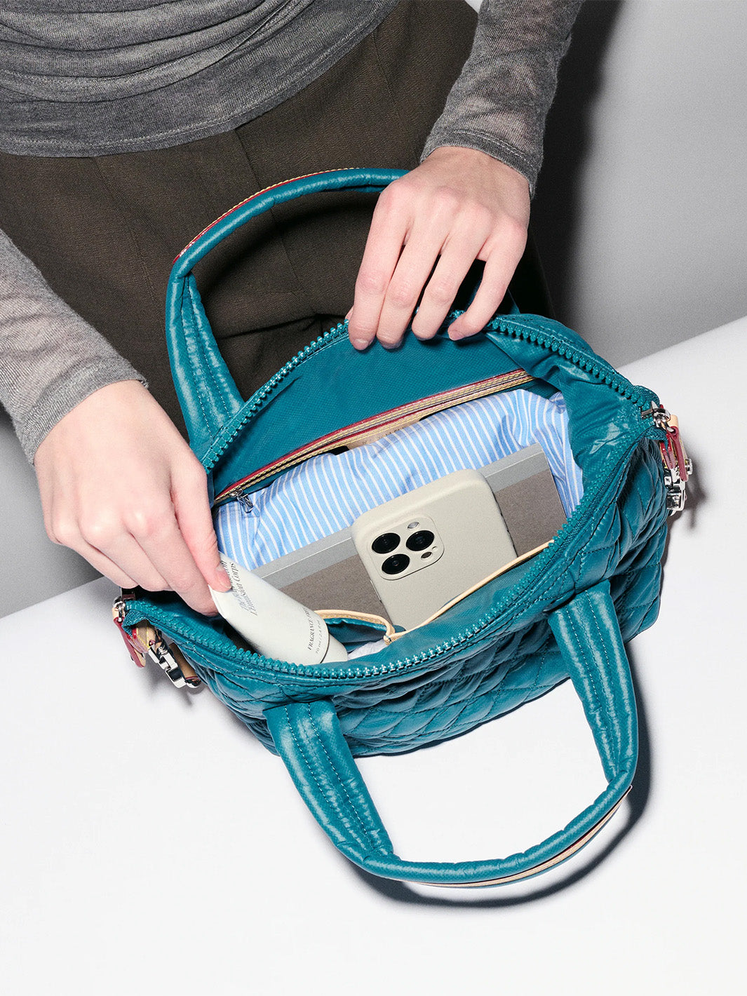 Small Sutton Deluxe in Pacific