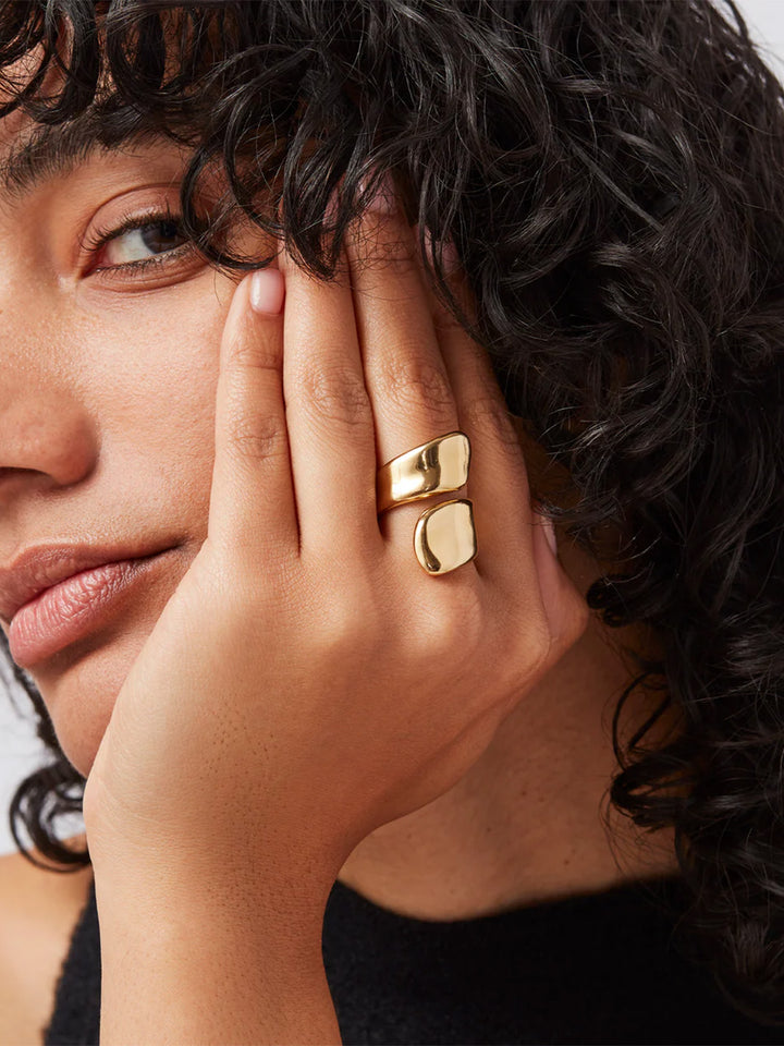 Solene Ring in Gold