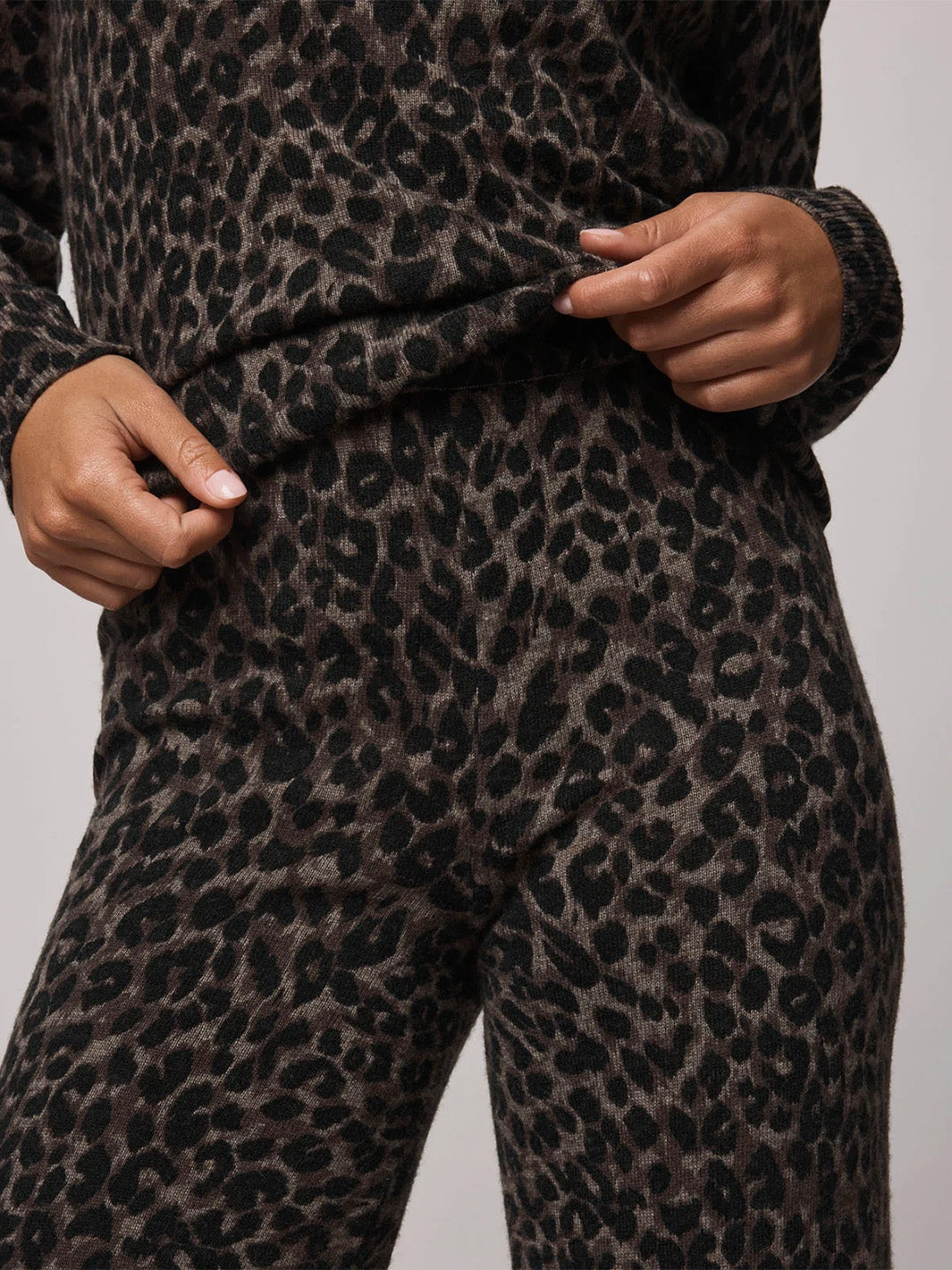 Lounge Sweater Pant in Leopard