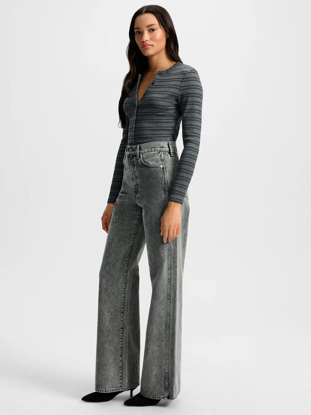 Tayler Wide Leg Jean in Volcanic Dust