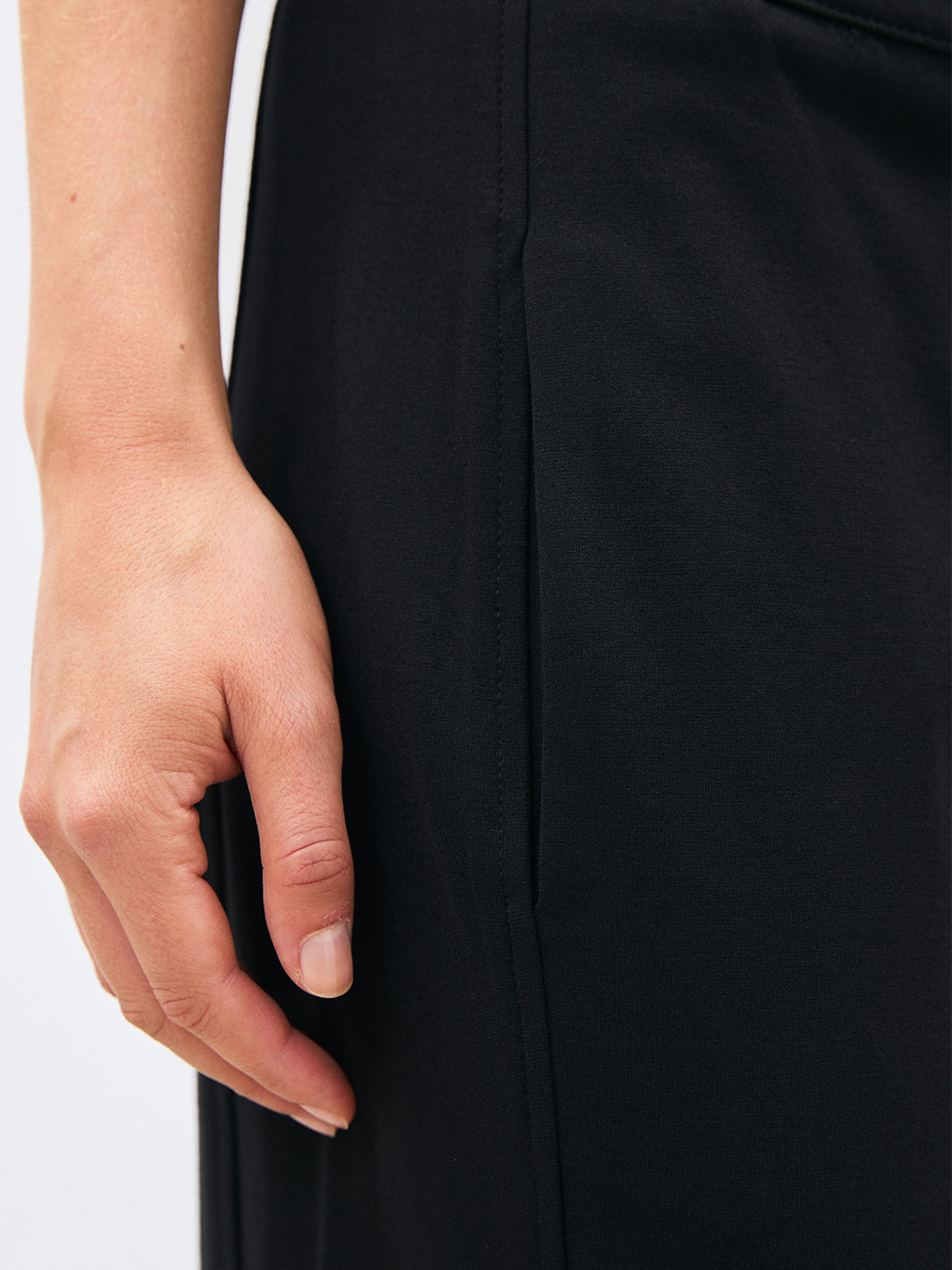 Taylor Velvet Trousers in Noir