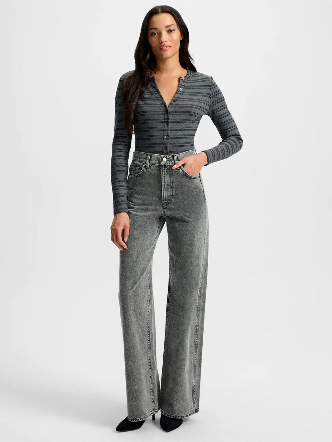 Tayler Wide Leg Jean in Volcanic Dust