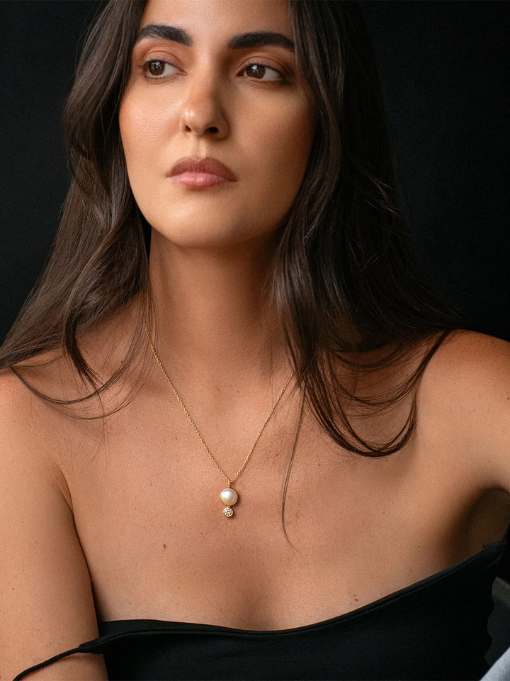 Tini Mini Pendant Necklace in Pearl