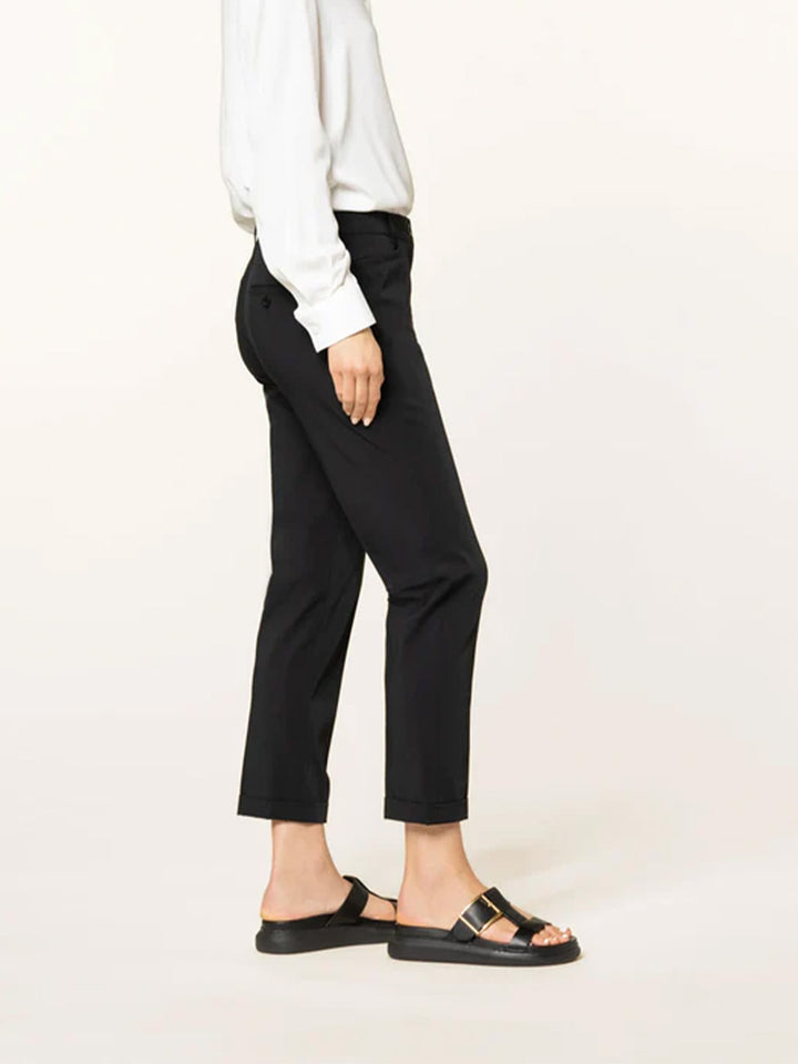 UTE 7/8 Pant in Black