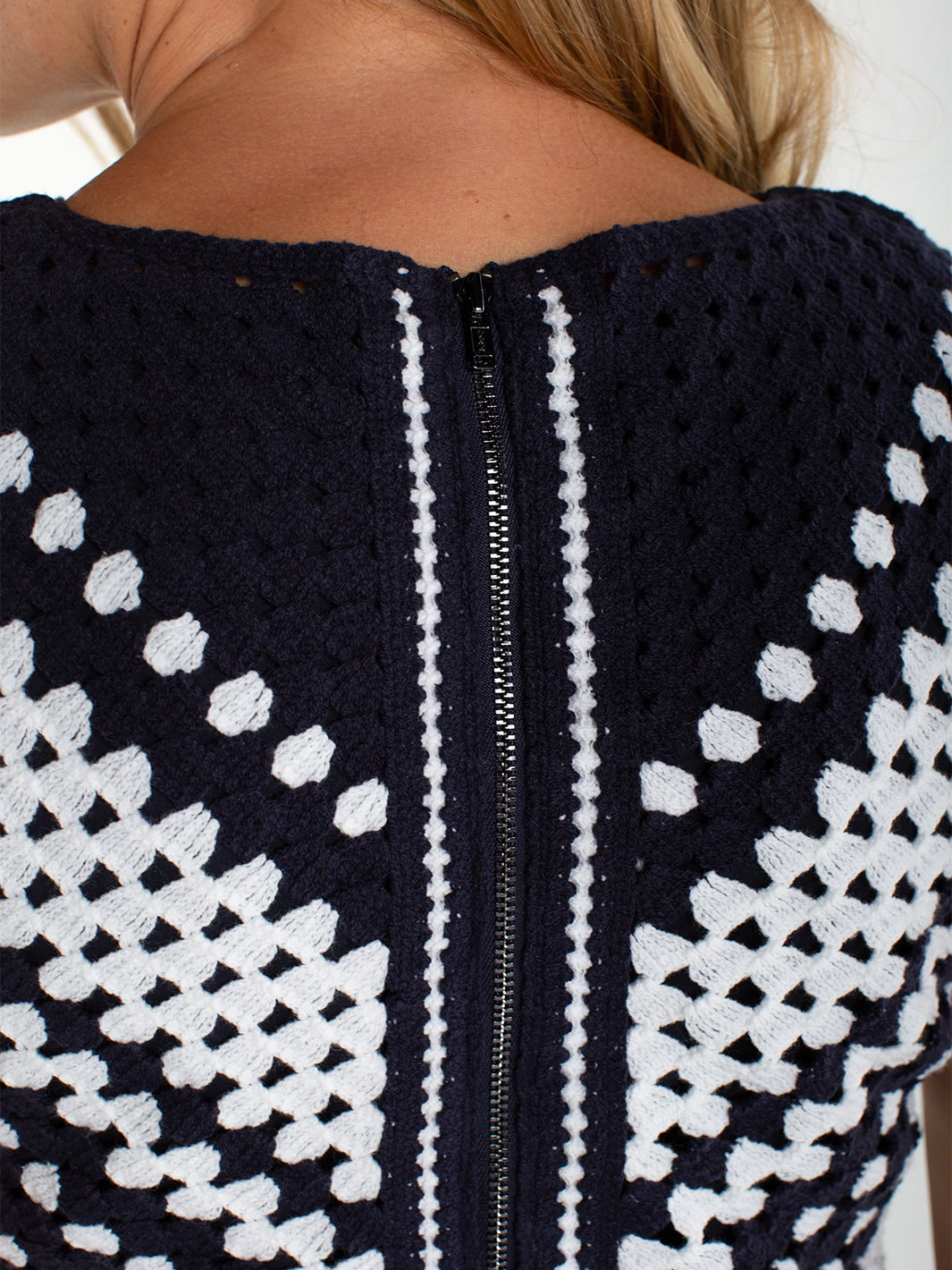 Sleeveless V-neck Crochet Woven Dress in Navy/White
