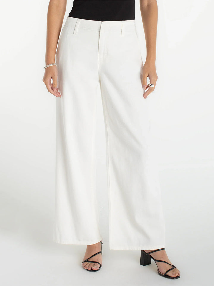 The Weekender Pant in White