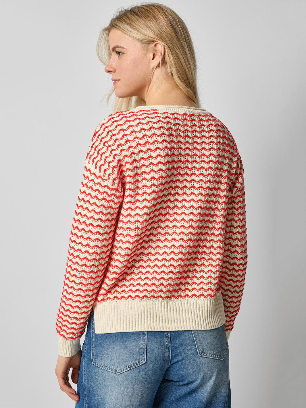 Long Sleeve Zig Zag Sweater in Magnolia Zig Zag