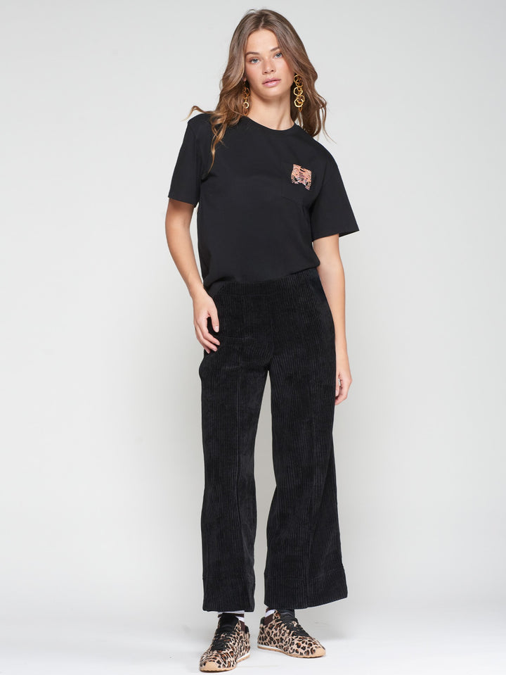 T-Shirt w/ Tiger Embroidery in Black
